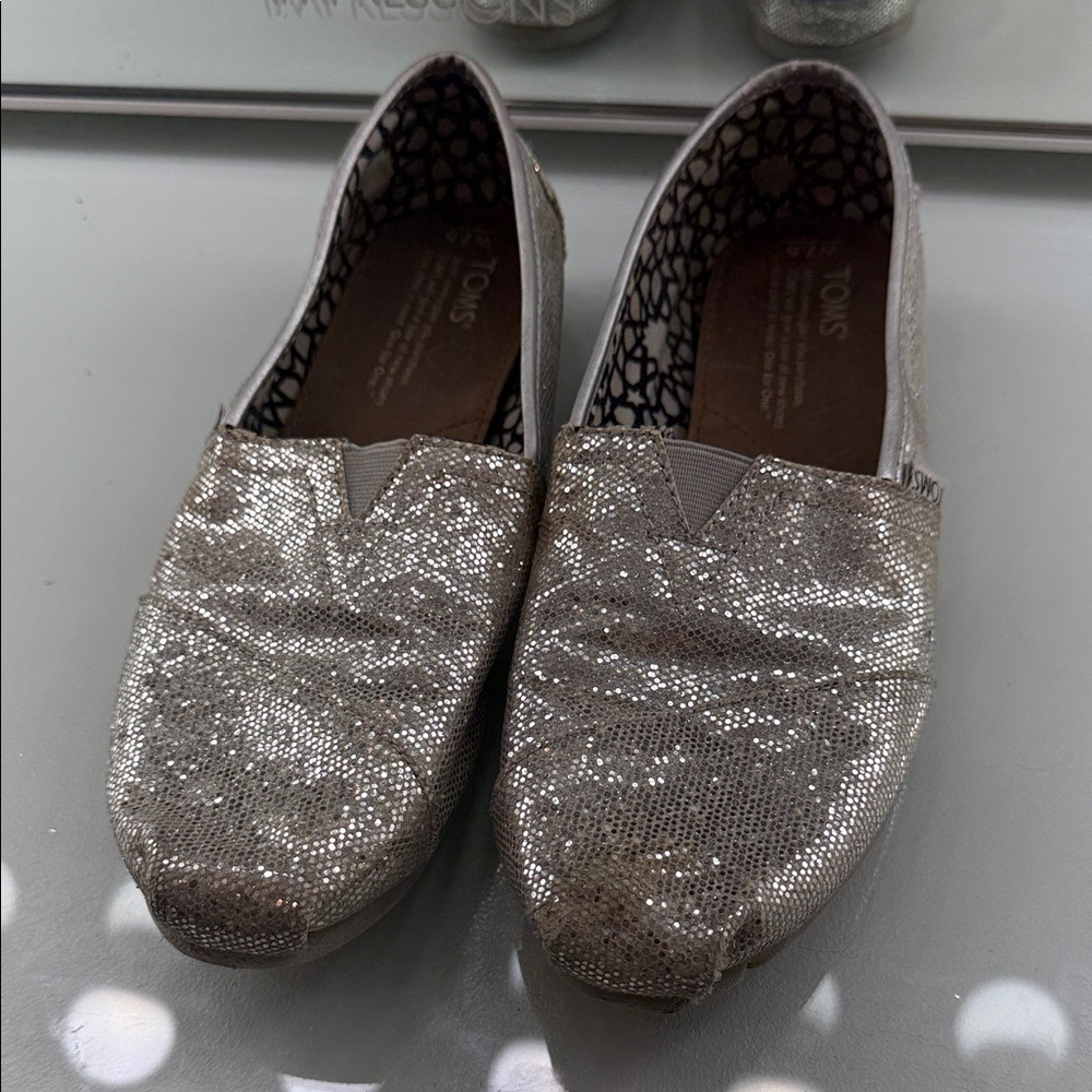 TOMS Women's Sparkling Silver Alpargatas Loafers Size 7.5